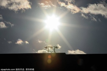 曼联任意球战术：费尔南德斯与芒特的默契配合