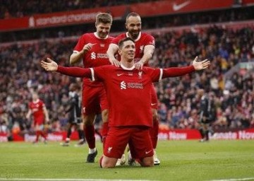 欧冠激战:利物浦与埃因霍温的荣誉之争