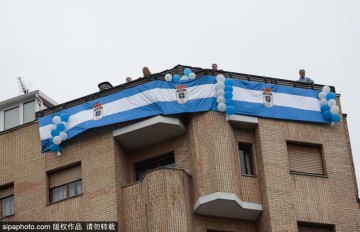 西乙升级附加赛决赛次回合：卡索拉破门 皇家奥维耶多总比分3-2米兰德斯升西甲
        
    西乙升级附加赛决赛次回合：卡索拉破门 皇家奥维耶多总比分3-2米兰德斯升西甲